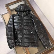 P*rada Top Quality Clothes