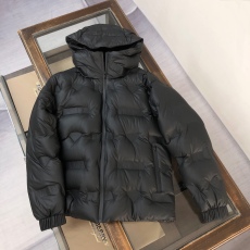 P*rada Top Quality Clothes