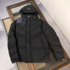 P*rada Top Quality Clothes