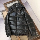 P*rada Top Quality Clothes