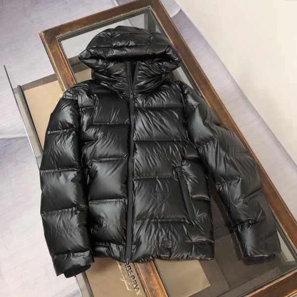 P*rada Top Quality Clothes