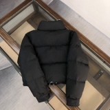P*rada Top Quality Clothes