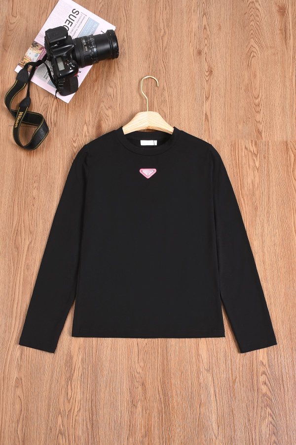 P*rada Top Quality Clothes