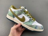Alexis Sablone x D*unk Low SB 'Chameleon'   HJ3386-300