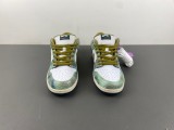 Alexis Sablone x D*unk Low SB 'Chameleon'   HJ3386-300