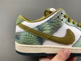 Alexis Sablone x D*unk Low SB 'Chameleon'   HJ3386-300