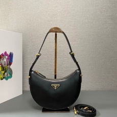 P*rada Top Quality Bag 22.5*18.5*6.5CM