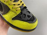 SB Dunk Low Halloween HV6103-300