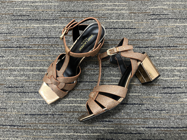 Women Y*SL Top Pumps