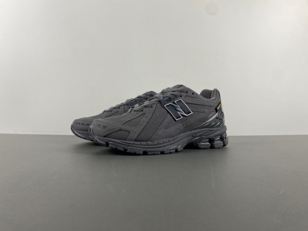 New Balance M1906RU