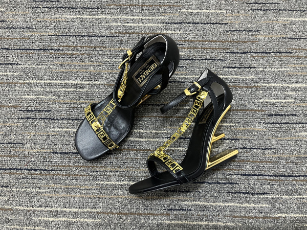 Women V*ersace Top Quality Pump