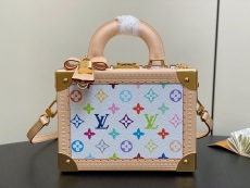 L*ouis V*uitton Top Quality Bag   22.5*17.5*11CM
