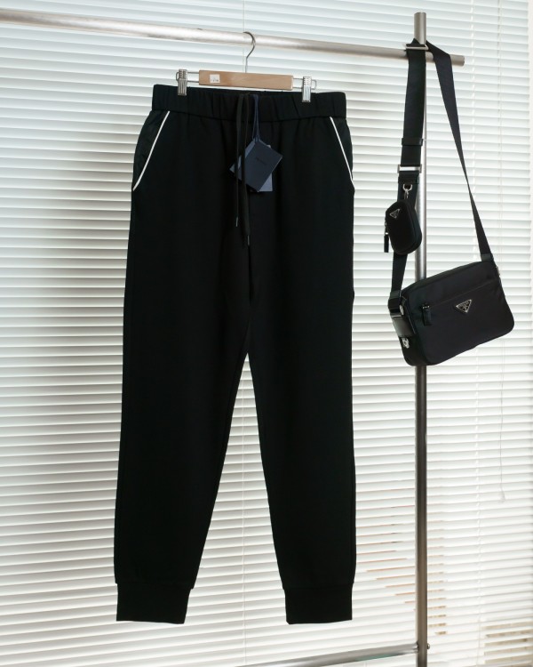 P*rada Top Quality Clothes