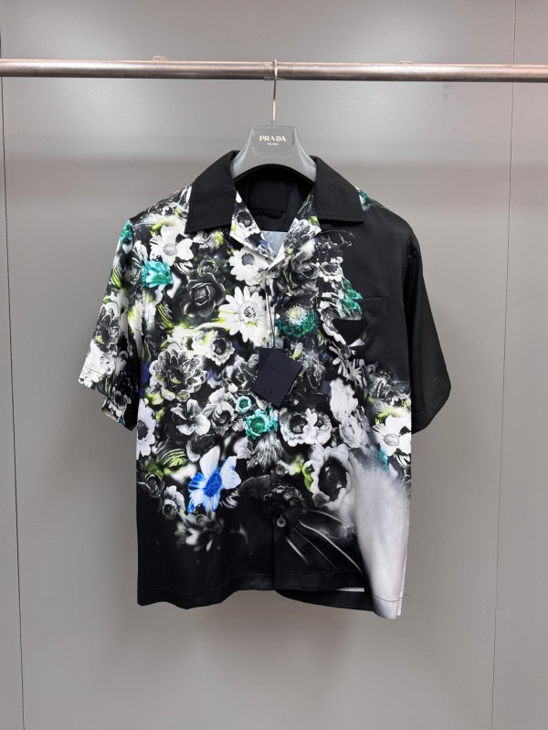 P*rada Top Quality Clothes