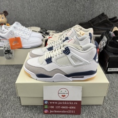 N*ike SB x A*ir J*ordan 4 Navy DR5415-100