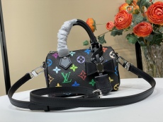 L*ouis V*uitton Top Bag  16*11*9CM