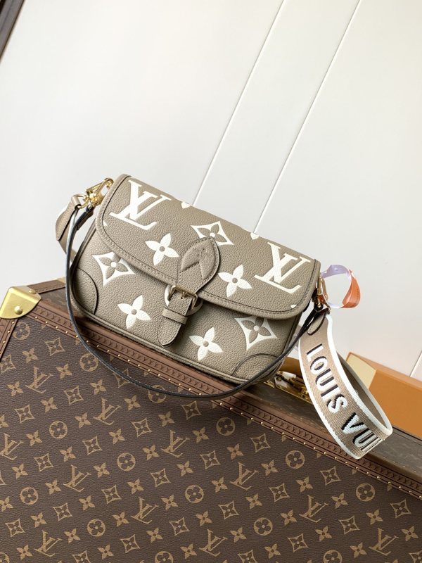 L*ouis V*uitton Top Quality Bag 23*16*8.5CM