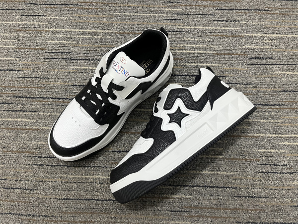 Men  𝑉*𝐴𝐿𝐸𝑁𝑇𝐼𝑁𝑂 Top Quality Sneakers