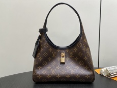 L*ouis V*uitton Top Quality Bag 15*12*28CM