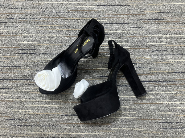 Women Y*SL Top Pumps