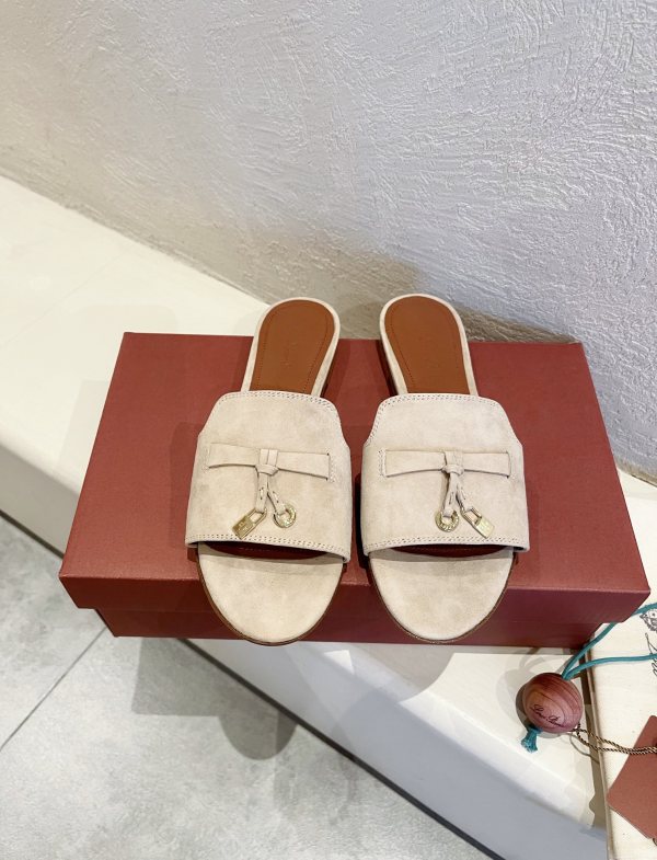 Women L*oro P*iana Top Quality Sandals001