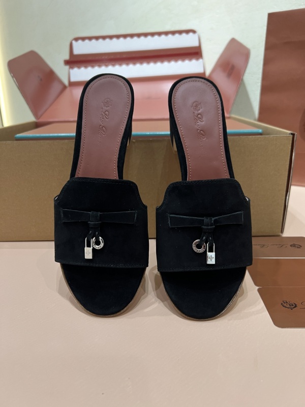 Women L*oro P*iana Top Quality Sandals