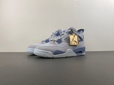 J*ordan 4  UNC Tar Heels PE  HV9204-407