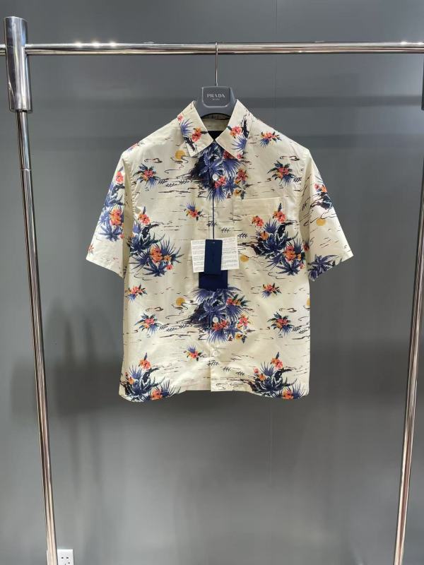 P*rada Top Quality Clothes