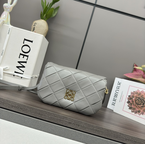 L*oewe  Bag Top Quality 20*6*13CM