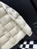 P*rada Top Quality Clothes