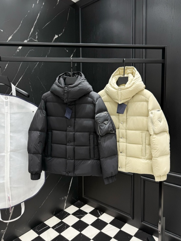 P*rada Top Quality Clothes