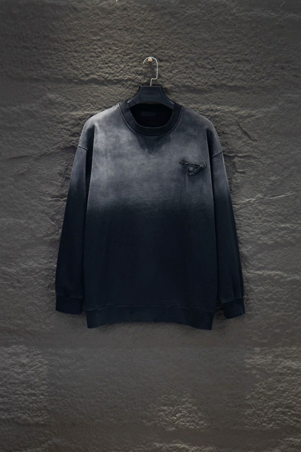 P*rada Top Quality Clothes