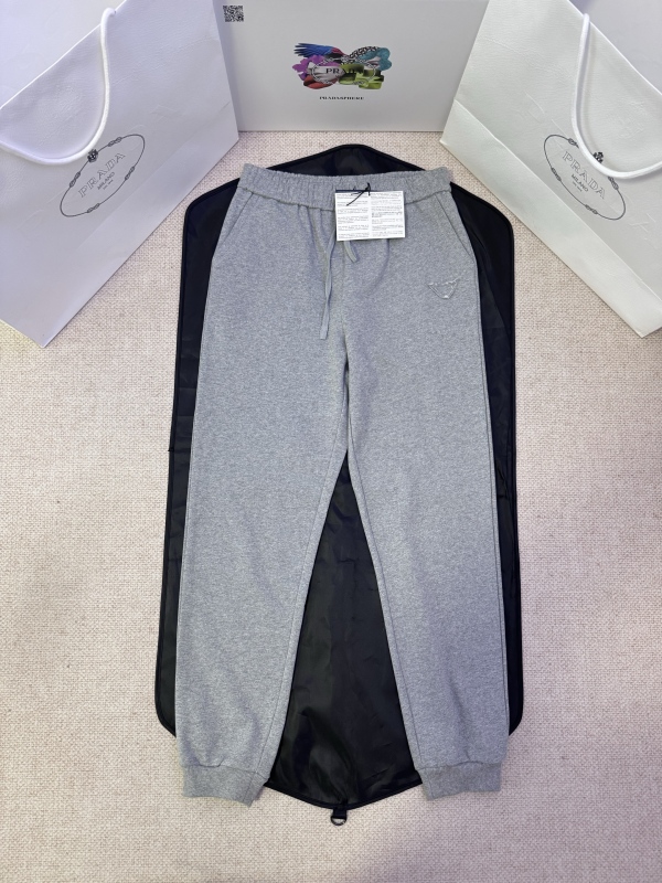 P*rada Top Quality Clothes