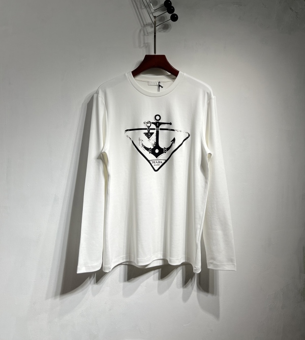 P*rada Top Quality Clothes