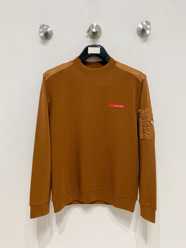P*rada Top Quality Clothes