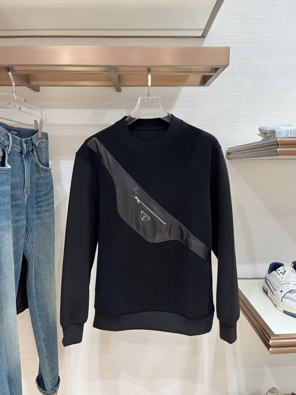 P*rada Top Quality Clothes