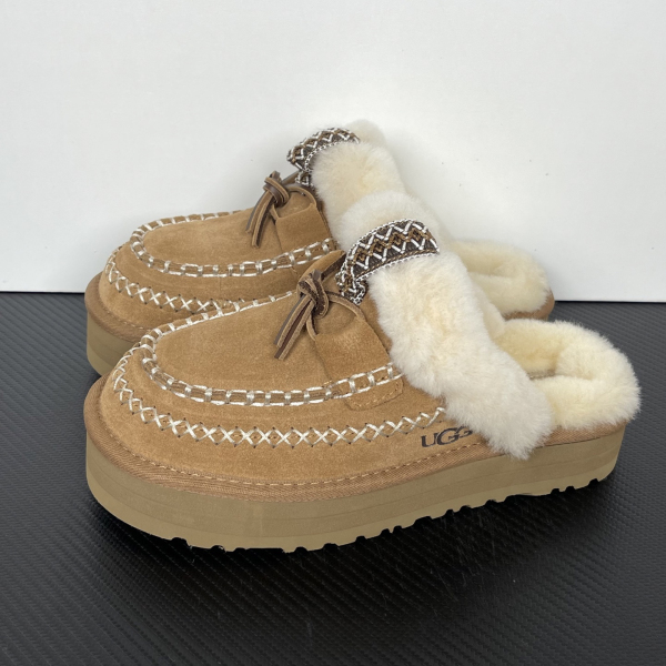 Women  U*GG Top Qualify Sneaker