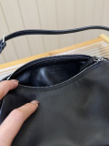The R*ow Top Bag   19*8*10cm