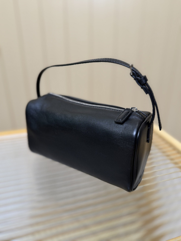The R*ow Top Bag   19*8*10cm