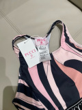 P*UCCI Top Quality Clothes