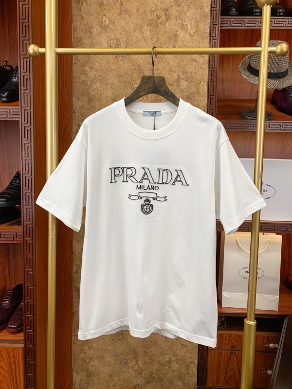 P*rada Top Quality Clothes