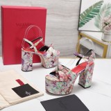 Women V*alentino Top Quality Sandals