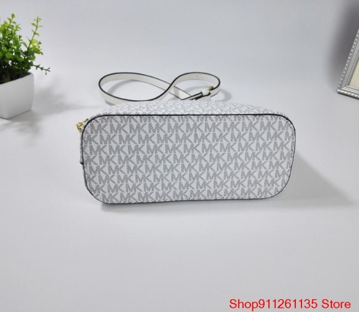 Classic handbag shoulder bag ladies messenger bag handbag