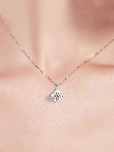 Diamond necklace female four-leaf clover clavicle