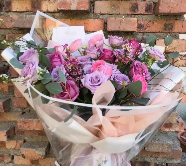 Pink purple simulated bouquet (flower)