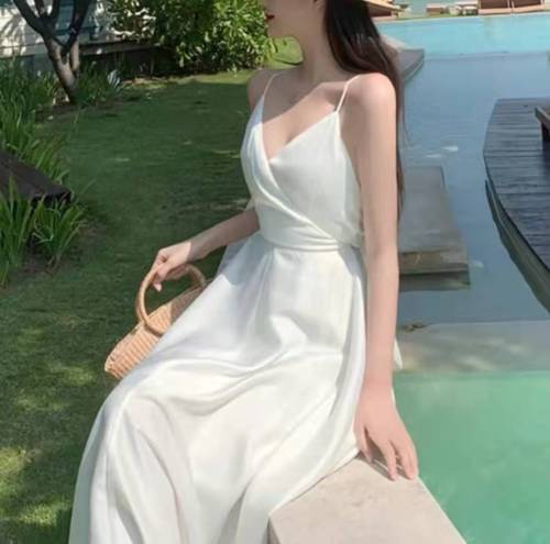 Suspender skirt women's holiday style sexy backless beach skirt long skirt summer waist V-neck skirt white dress trend