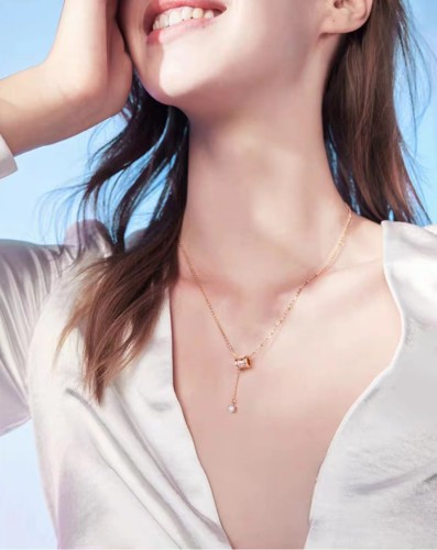 Small waist pendant necklace female summer light luxury minority atmosphere design sense of senior silver 2022 limited new clavicle chain
