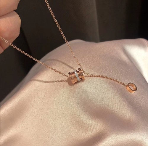 Small waist pendant necklace female summer light luxury minority atmosphere design sense of senior silver 2022 limited new clavicle chain