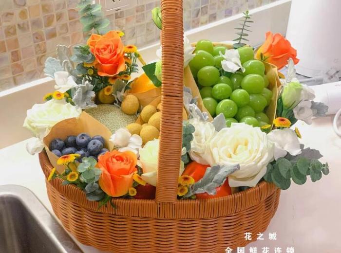 The local town delivery Fruit basket