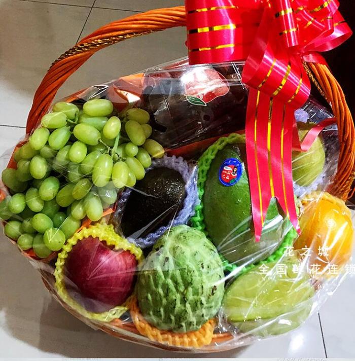 The local town delivery Fruit basket